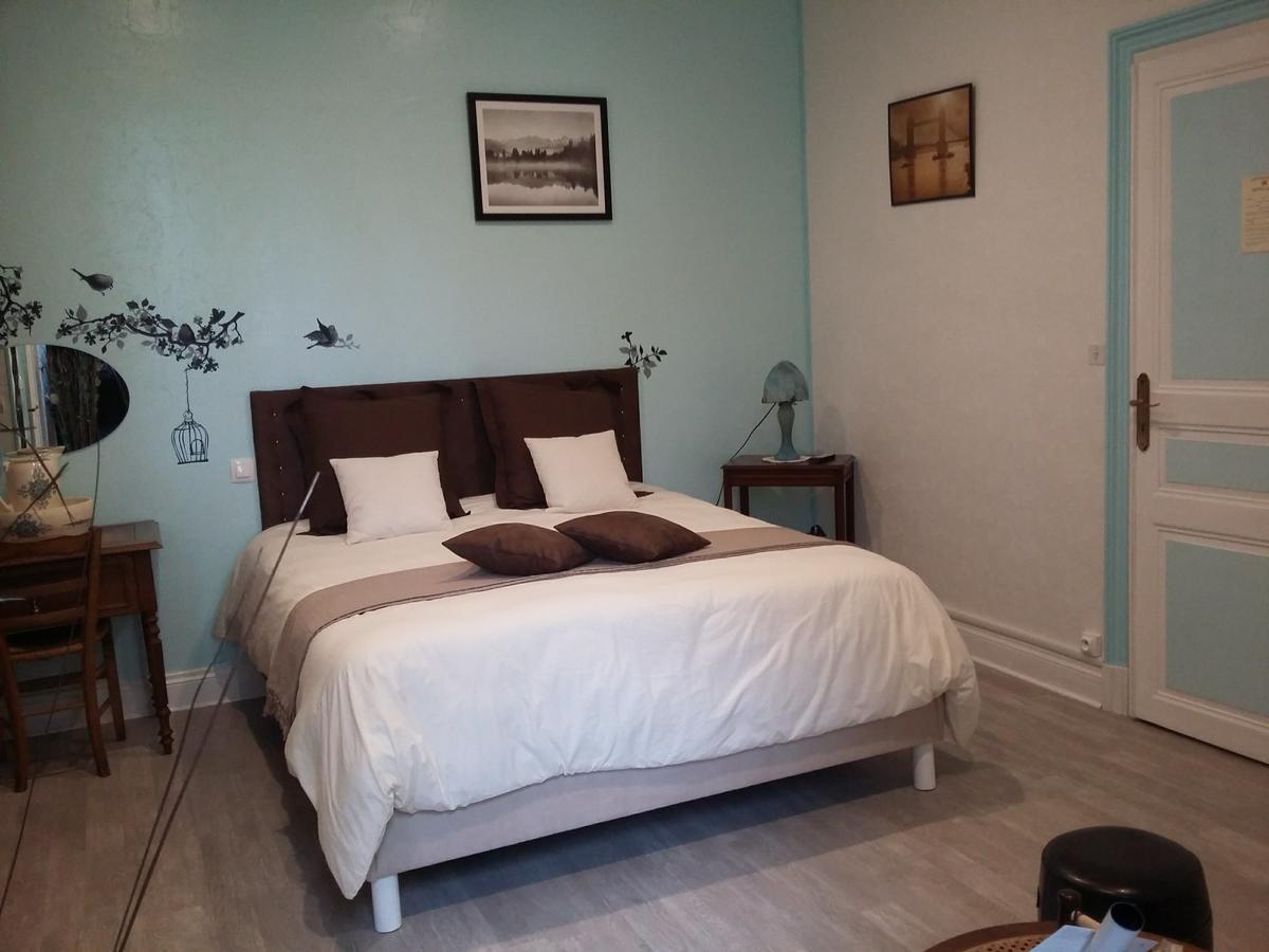 Logis Des Bessons Bed & Breakfast Migron Exterior foto