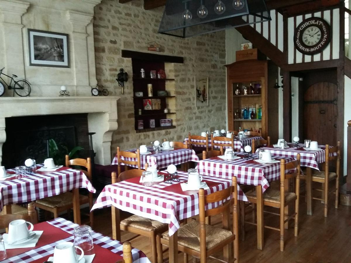 Logis Des Bessons Bed & Breakfast Migron Exterior foto