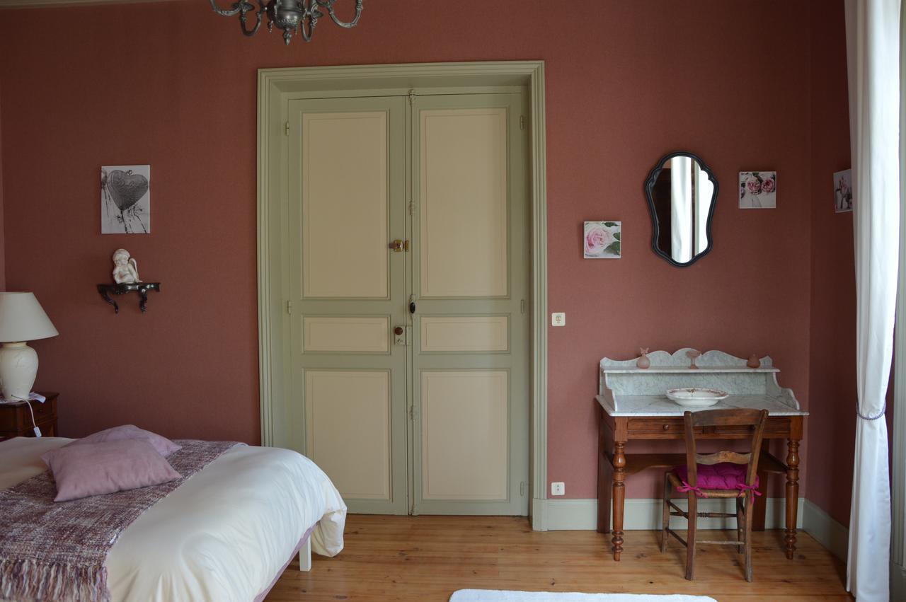 Logis Des Bessons Bed & Breakfast Migron Exterior foto