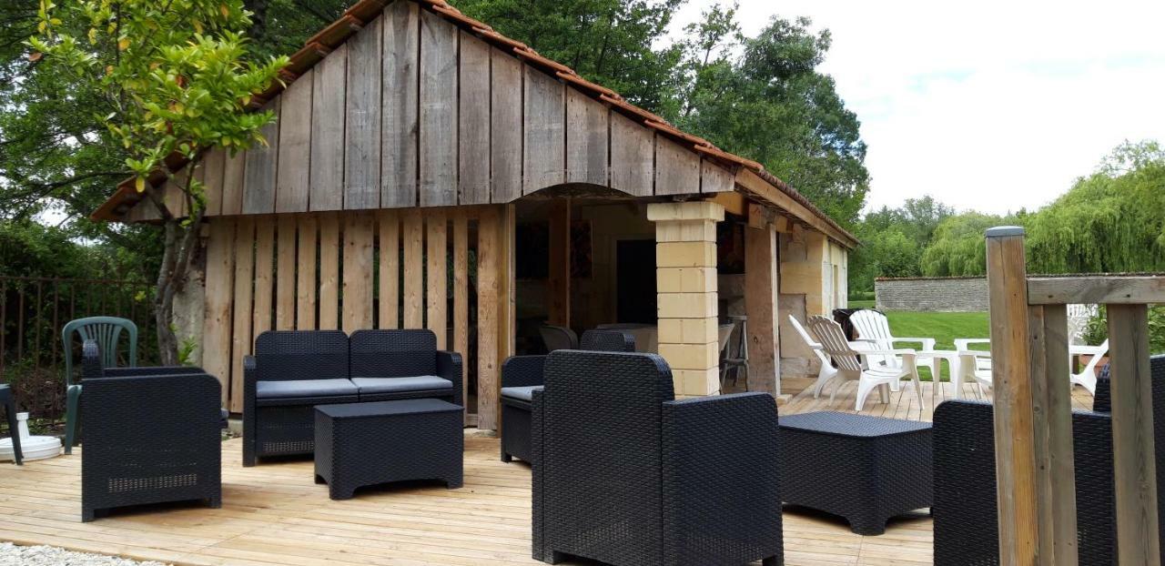 Logis Des Bessons Bed & Breakfast Migron Exterior foto